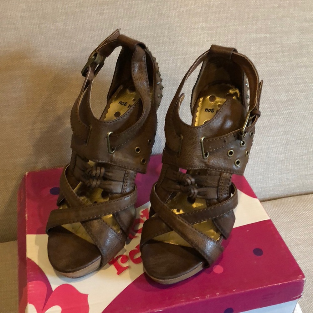 Studded heals